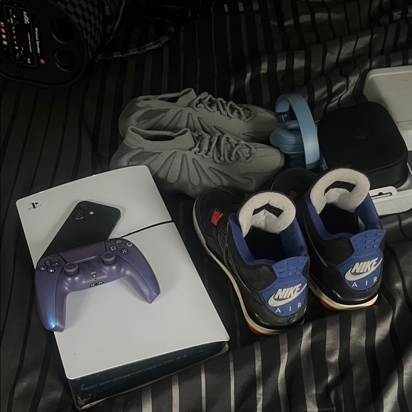 Jordan Black and Blue Sneakers iPhone 16 open aswell new gen beats